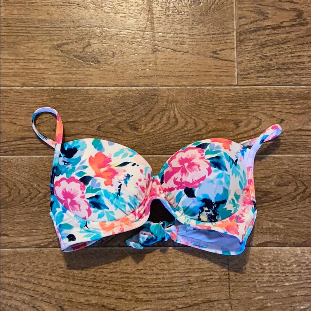 Xhilaration floral bikini top